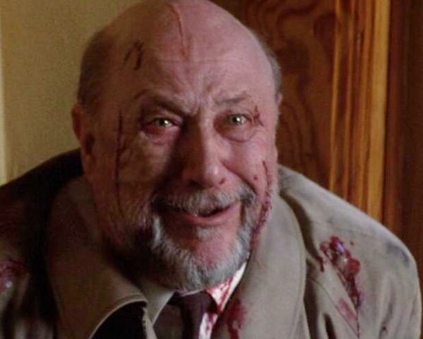 File:Loomis finds Jamie under Michael's control.jpg