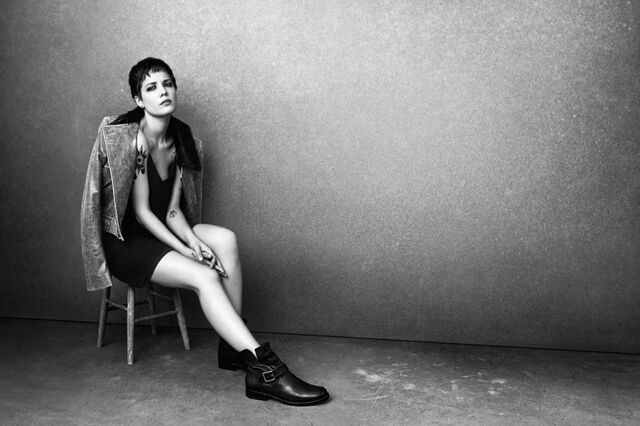 File:Halsey-Frye-Boots-Fall-2016-Campaign03.jpg