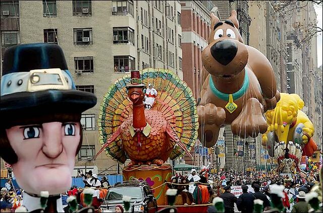File:Parade line.jpg