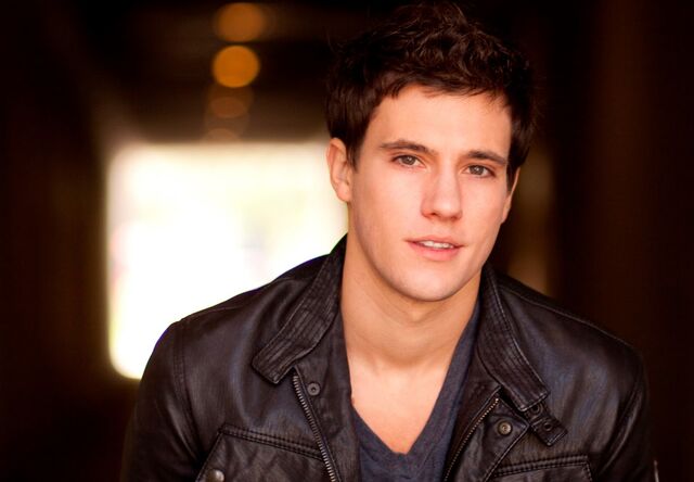 File:Drew Roy (16).jpg