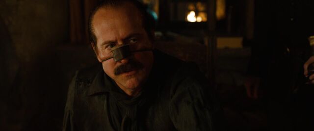 File:Sheriff talks to trackers.jpg
