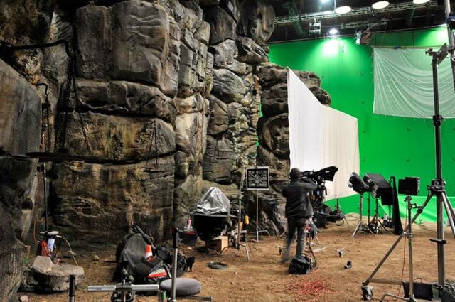 File:Behind the scenes 3.jpg