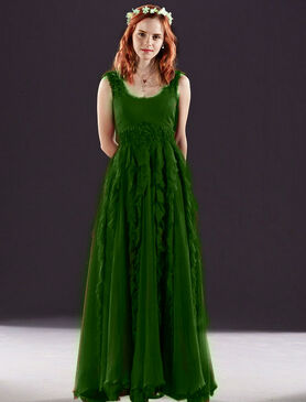 Hermione-granger-in-red-dress-from-the-wedding-in-harry-potter-7-hermione-granger-20760925-564-740