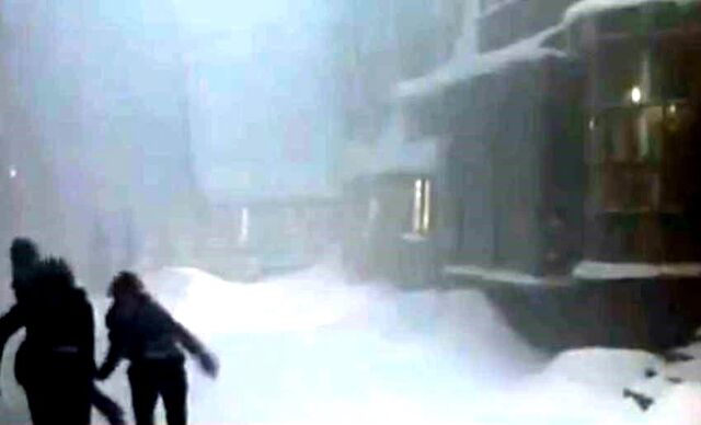 File:Arrivalhogsmeade.jpg