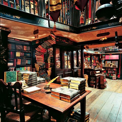 File:FlourishAndBlottsInterior2.jpg