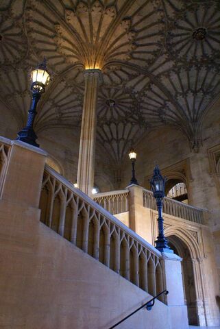 File:Entrance Hall Antechamber - interior.jpg