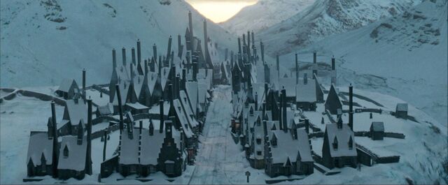 File:Order-of-the-phoenix-Hogsmeade.jpg