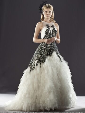 ファイル:Deathly-Hallows-fleur-delacour-18888653-1575-2100.jpg