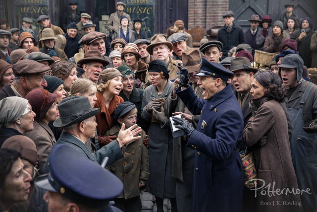 File:Fantastic Beasts Extras.png