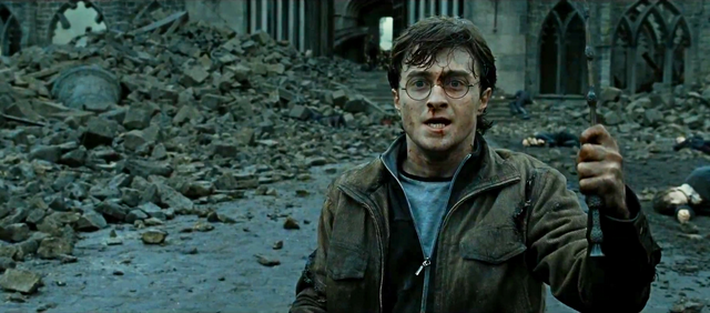 File:HarrywithElderWand.png