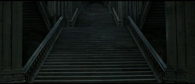File:Hogwart Grand Staircase.jpg