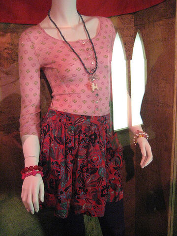 Datei:Lavender-Kleidung.jpg