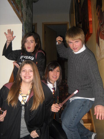 File:Harry Potter Midnight!.jpg