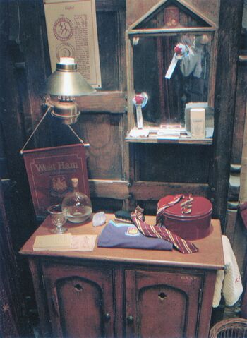 File:DeanThomasBedside.jpg
