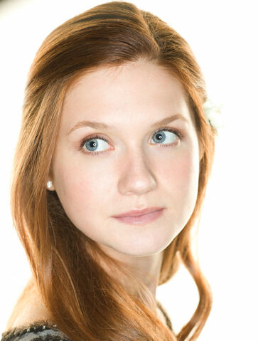Soubor:Ginny Weasley Deathly Hallows promo image 2.jpg