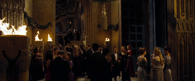 File:Entrance-Hall-hp4.jpg