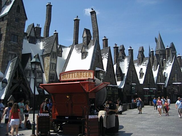 File:Hogsmeade-WWoHP.jpg