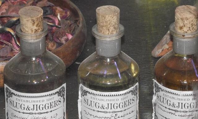File:Slug&JiggersWormwoodEssence.jpg