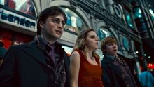 Harry, ron i rermiona na Tottenham Court Road.jpg