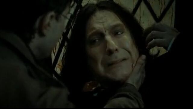 Bestand:Snape dies.jpg