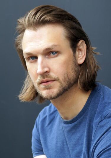 File:Chris Warner Drake.jpg