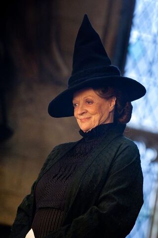 Datei:Minerva-McGonagall-harry-potter-35922372-500-750.jpg