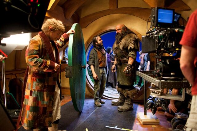 Datei:BehindScenes.jpg