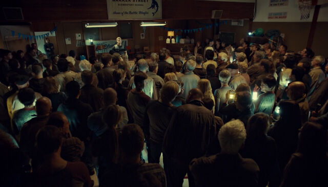 File:516 crowd 01.jpg