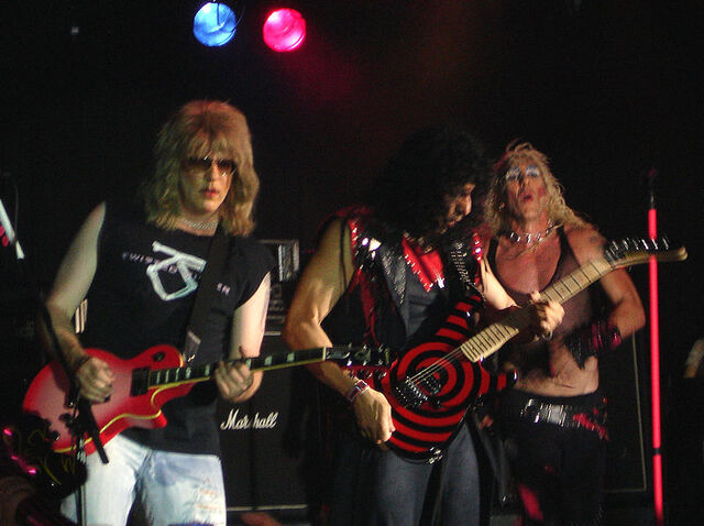 Plik:800px-Twisted Sister.jpg