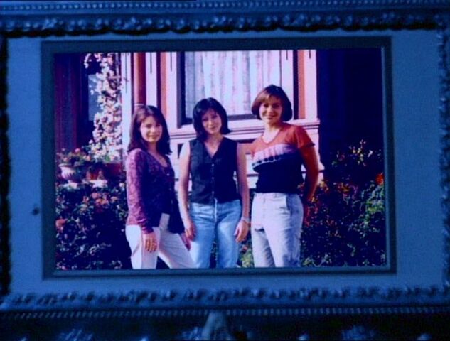 Archivo:HalliwellSisters1.jpg