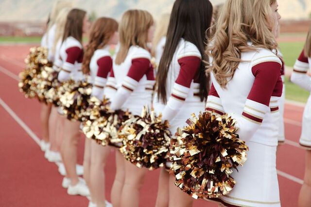 File:Costa Verde High Cheerleaders.jpg