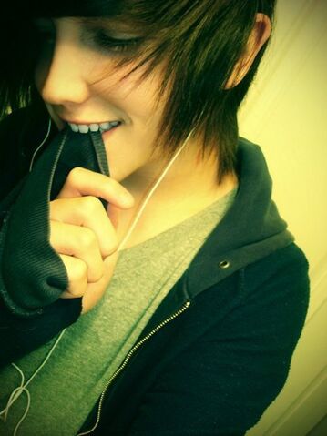 File:Tumblr lyw9ldLHTs1qgbcgxo1 500.jpg