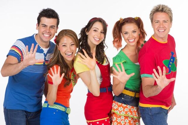 Arquivo:Hi-5 2013-2.jpg