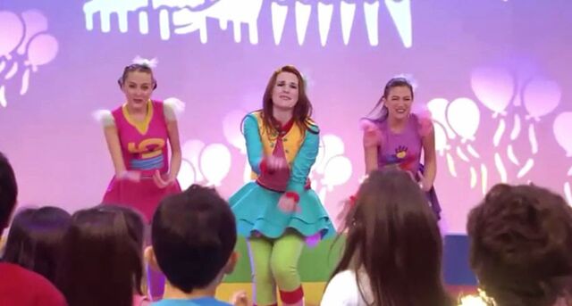 Archivo:Hi-5fiesta3.jpg