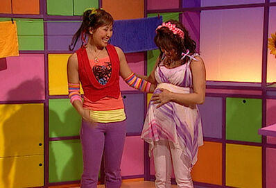 Pregnant-Hi-5-member-Kathleen-de-Leon-Jones-on-the-T-5624286.jpg