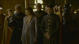 Petyr alianza Tyrell HBO.jpg