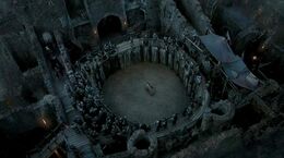 Fosa oso Harrenhal HBO.jpg