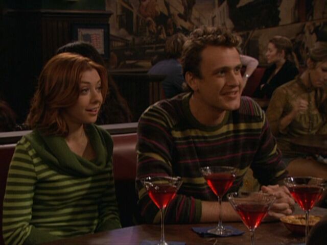 File:Lily-and-Marshall-1x09-Belly-Full-of-Turkey-marshmallow-and-lilypad-11642330-1024-768.jpg