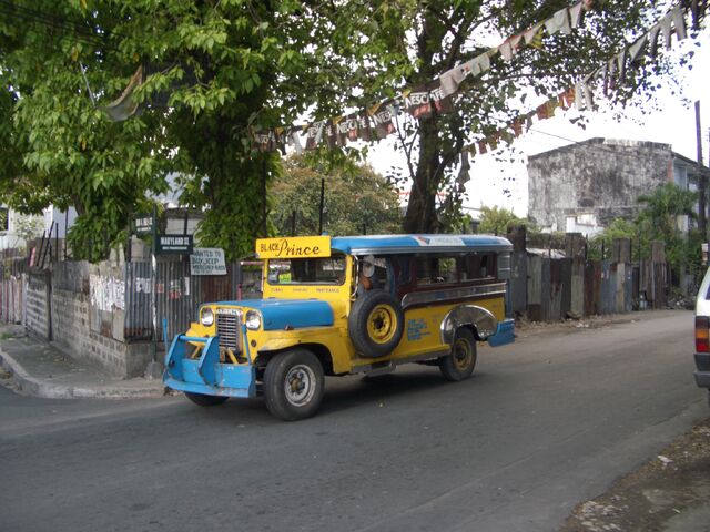 File:Jeepney Quezon City.jpg