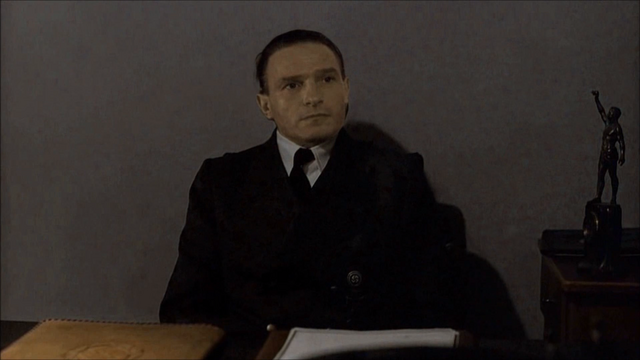 File:Fegelein in Hitler's seat.png