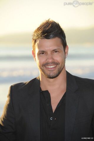 Fichier:798278-nicolas-dans-hollywood-girls-scripted-637x0-3.jpg