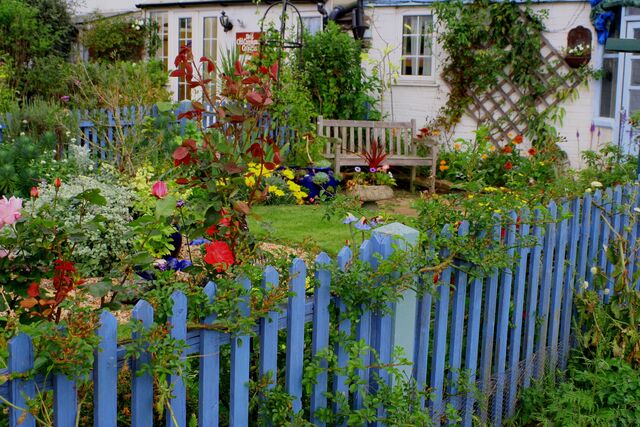 File:Seaside garden-6285.jpg