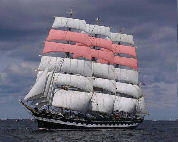 File:TopgallantSails.jpg