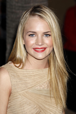 File:Britt Robertson.png