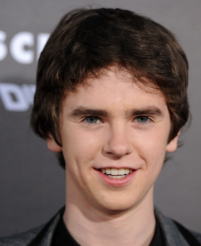 File:Freddie highmore.png