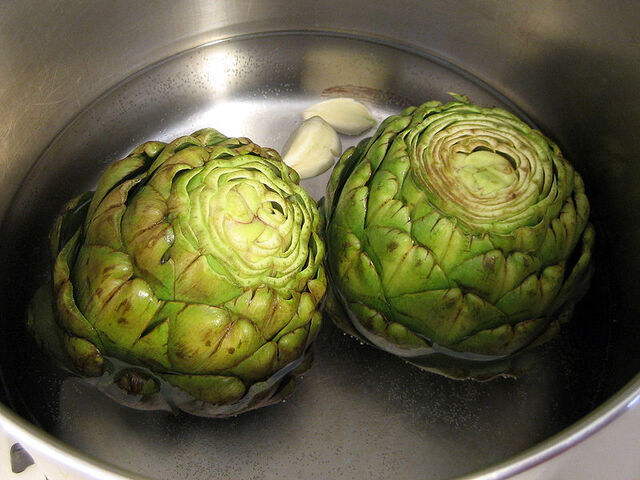 File:800px-Artichokes being cooked.jpg