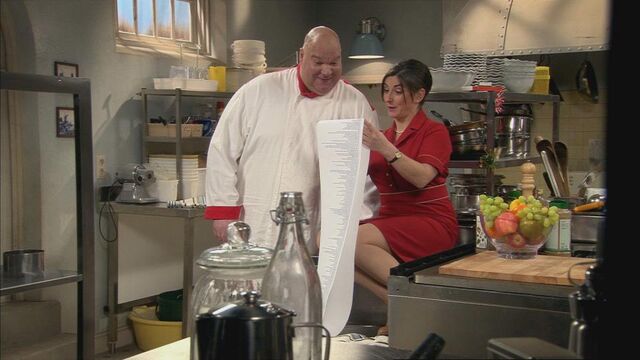 Datei:Lenny und Ruth lachen über die Wunschliste vom Vizepräsidenten.jpg