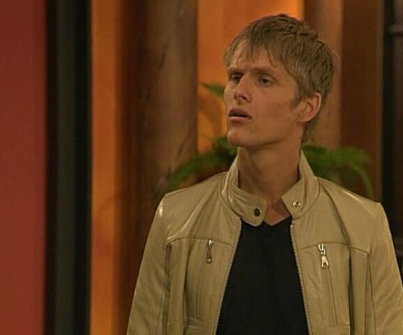 Fil:Jens August, sesong 7.jpg