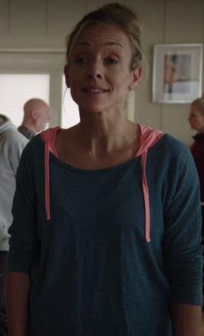 Fil:Anja With (hotel cæsar).png