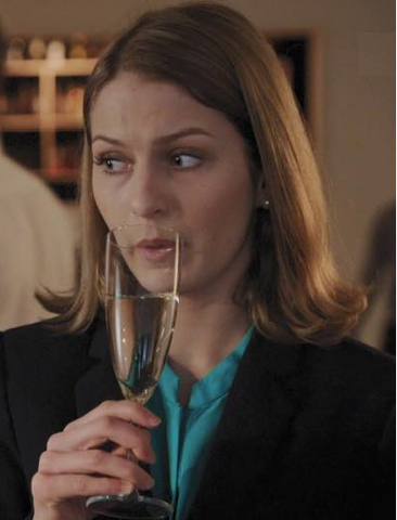 Fil:Elise drikker.png